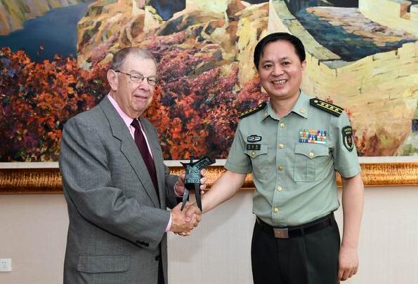 第四军大口腔医院举行查尔斯·巴布什教授文物捐赠仪式(图2)