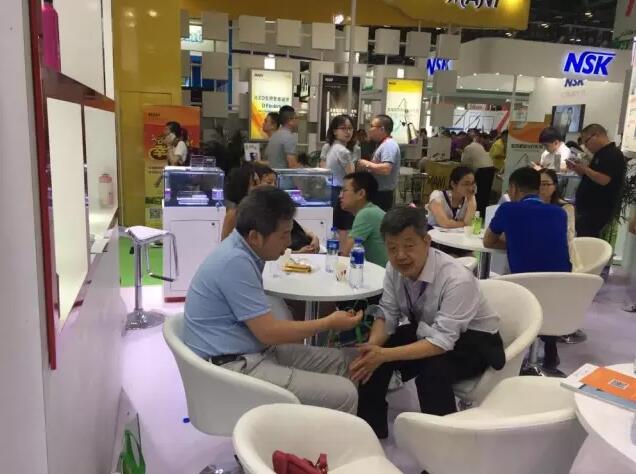 C-Tech种植体亲水仪与美牙分期携牙医秀举办“创新与未来”高峰论(图1)