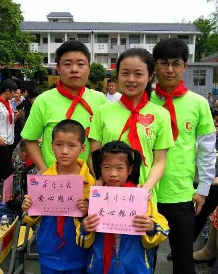长沙市口腔医院志愿者参加爱心义诊活动(图3)