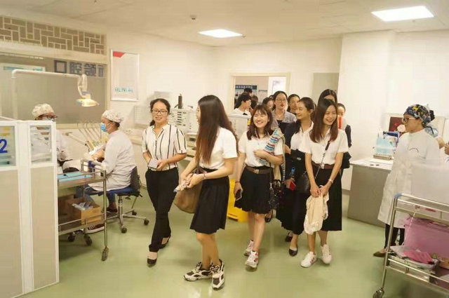 泰国清迈大学护理学院师生到昆明医大附属口腔医院参观访问(图2)