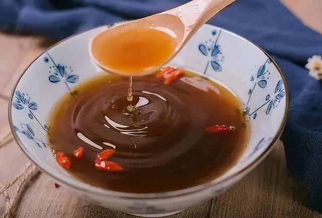 “牙结石”可以自己抠掉吗？教你几招，牙缝脏东西或能轻松掉(图8)
