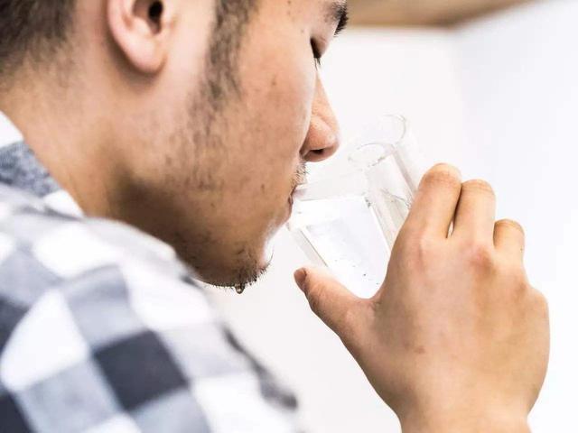 “牙结石”可以自己抠掉吗？教你几招，牙缝脏东西或能轻松掉(图12)