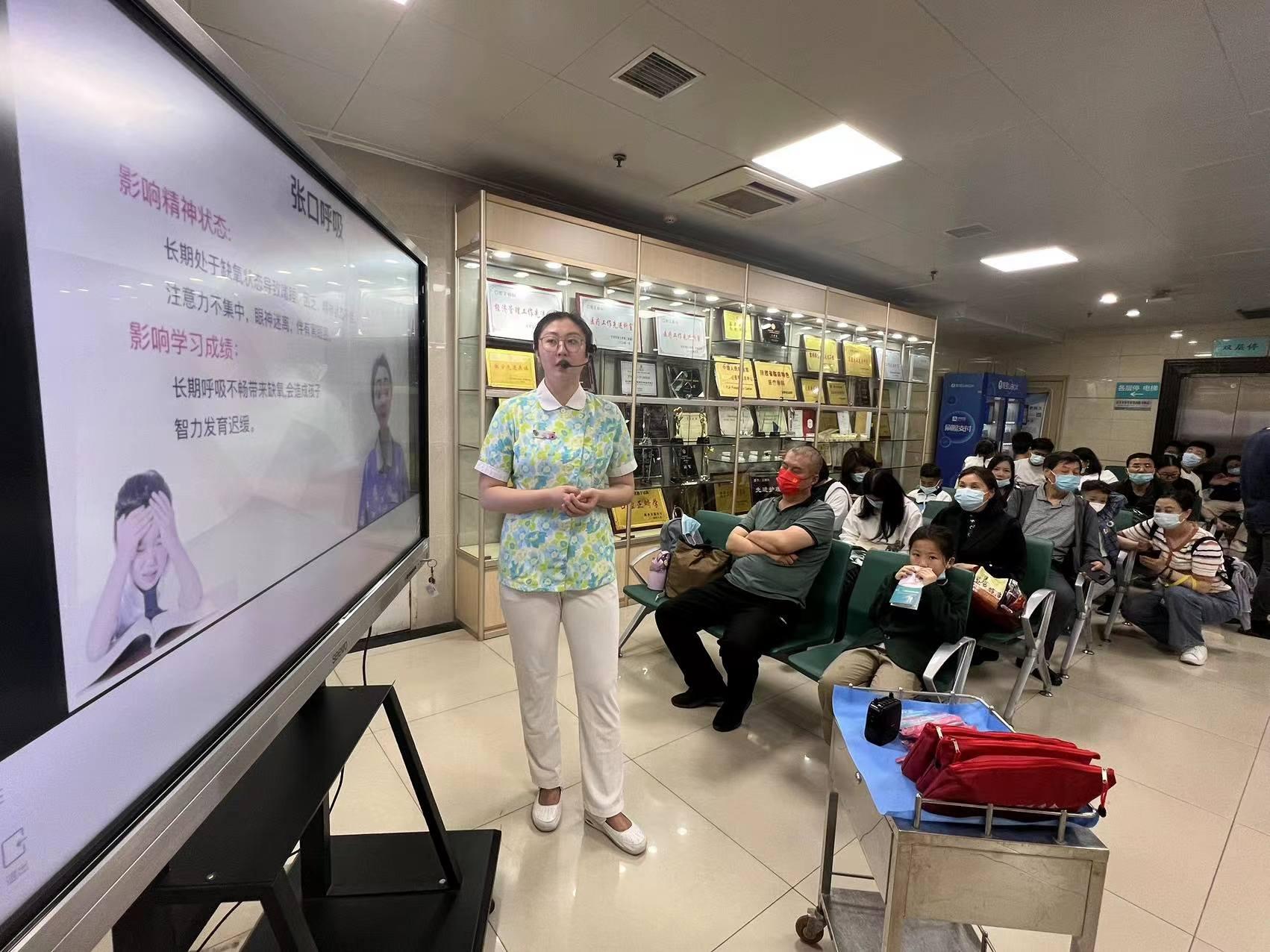 “龅牙妹”两年正畸 拍出一张“完美”证件照(图2)