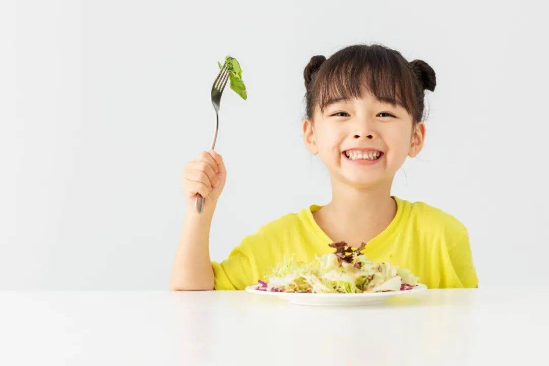 为什么有的宝宝正常换牙，而有的却长了两层牙呢？(图1)