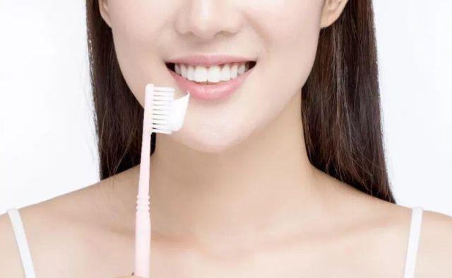 每天按时刷牙，口腔却不健康？刷牙方式要注意！(图2)